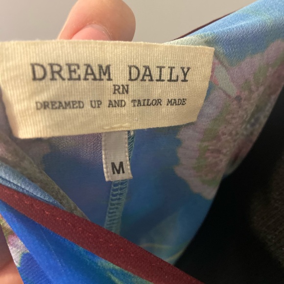 Spring pattern top - Picture 3 of 3